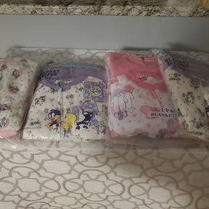 (8 sleepers) Blanket Sleeper size 3T.  One Solid & One Print. 2 in each pack.